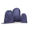 GIFT BAG M. Średniej wielkości torba typu plecak, wykonana z materiału włókninowego (60 g/m²)