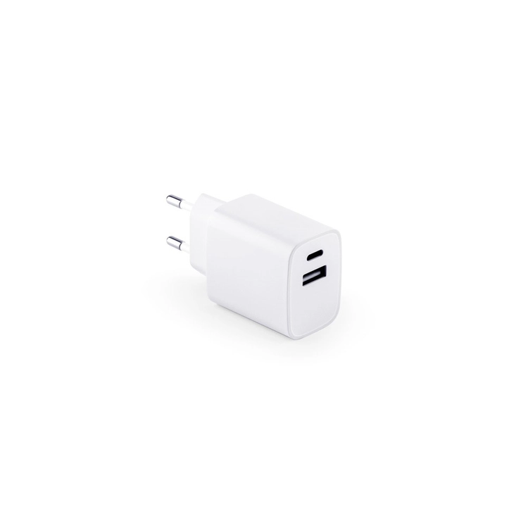 WEGENER. Zasilacz z portem USB-A 18W i USB-C 20W wykonany w ABS pochodzącego z recyklingu (100% rABS)